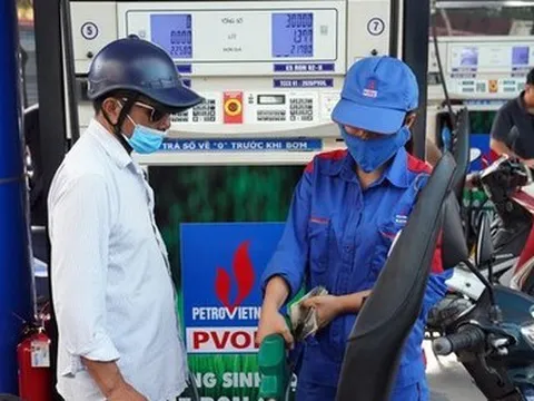Bộ Công Thương đề xuất giao Bộ Tài chính toàn quyền điều hành giá xăng dầu