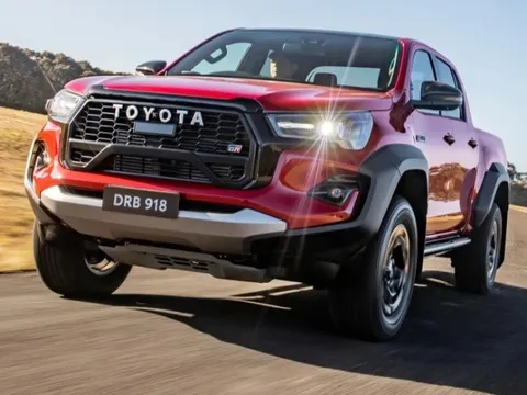 Ra mắt Toyota Hilux GR Sport 2023: Mạnh 221 mã lực, đáp trả Ford Ranger Raptor