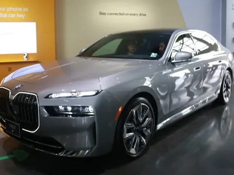 Google bất ngờ lột xác, xuất hiện với tư cách một công ty ô tô tại CES 2023