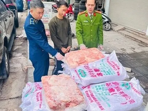 Hà Nội: Thu giữ khoảng 1 tấn nội tạng "bẩn" chuẩn bị mang đi tiêu thụ