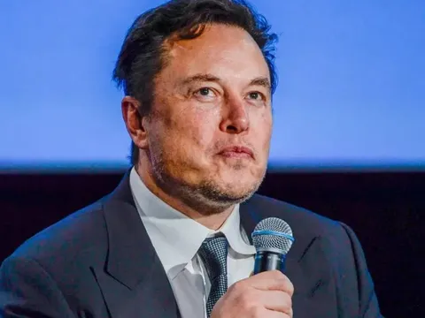 Elon Musk phá kỷ lục Guinness về ‘đốt tiền’