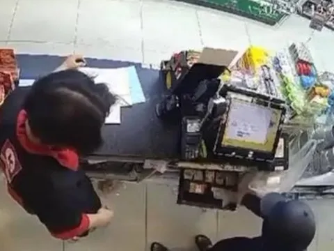 Bắt giam kẻ cầm dao đi cướp tài sản tại 4 cửa hàng tiện lợi trong một đêm