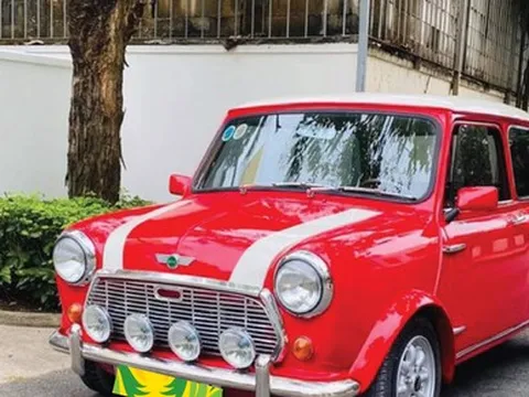 Mini Cooper đời cổ 'lột xác' qua bàn tay người thợ ở Đồng Nai