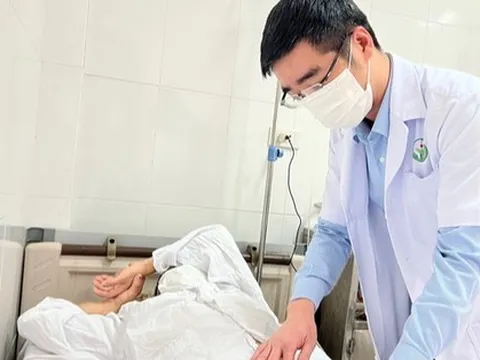 Quan hệ sai tư thế, người đàn ông trung niên gãy dương vật sau tiếng khục