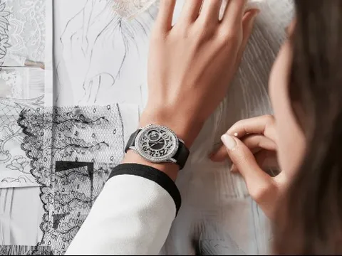 Đồng hồ Vacheron Constantin Égérie Moon Phase: "Dệt" nên tuyệt tác