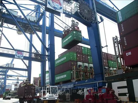 Đề xuất 2 kịch bản tăng trưởng kinh tế trong năm 2023