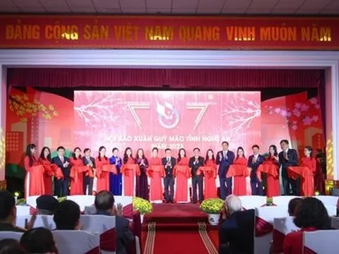 Nghệ An khai hội báo Xuân Quý Mão 2023