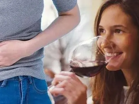 Dấu hiệu cảnh báo sớm cho thấy gan đang bị tổn thương do uống nhiều rượu bia