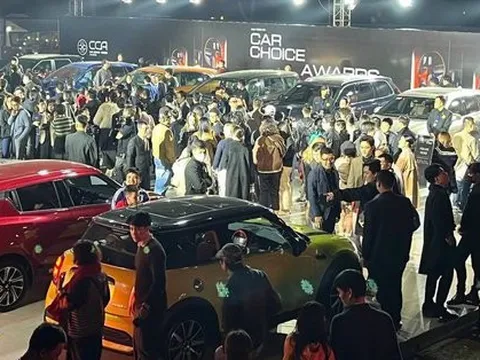Hơn 1.000 người chen chúc xem xe thắng giải Car Choice Awards 2022
