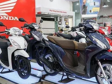 Giá xe máy đồng loạt giảm sâu cận Tết: Honda Vision, Winner X cùng bán dưới giá đề xuất, có mẫu rẻ hơn 50 triệu đồng.