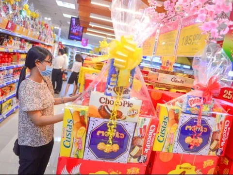 Giỏ quà Tết Co.opmart tấp nập ra thị trường