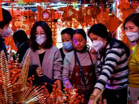 Trung Quốc mở cửa, nhiều người dân chi tiêu không giới hạn trong dịp Tết