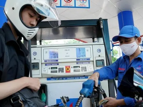 Lùi điều hành giá xăng dầu tới sau Tết