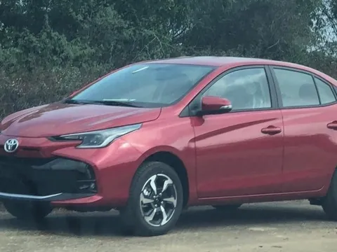 Rộ hình ảnh Toyota Vios 2023 ở Việt Nam: Thiết kế độc lạ, đuôi xe tiết lộ điều bất ngờ