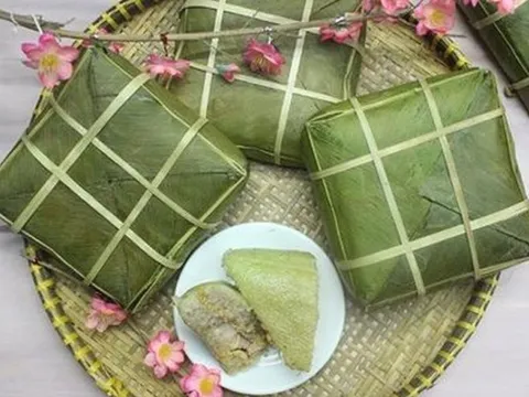 Chuyên gia chỉ cách nhận biết bánh chưng luộc bằng pin độc hại