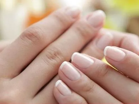 Dấu hiệu trên móng tay cảnh báo bệnh tật của bạn, đừng bỏ qua