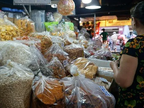 Lập lờ thực phẩm Tết 'nhà làm'