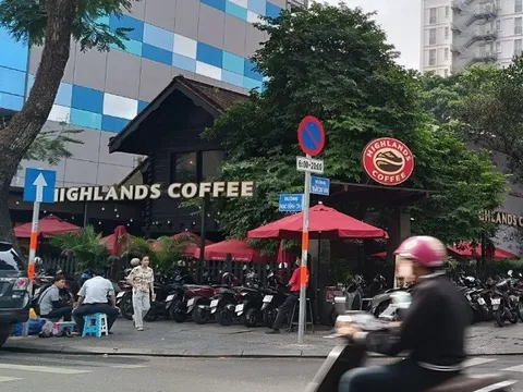 "Điểm danh" các chuỗi cà phê, quán ăn phục vụ xuyên Tết ở TP HCM