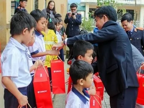 Huế: Viện KSND tỉnh mang Tết đến với học sinh nghèo miền núi