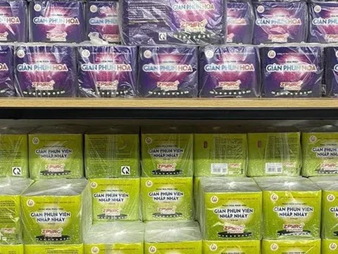 Qua mùa loạn giá, pháo hoa Z121 giảm giá mạnh, dân buôn đồng loạt hô bán "xả lỗ" chạy đua với Tết