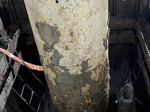 Sẵn sàng đưa thi thể bé trai lọt vào trụ bê-tông về gia đình trước Tết