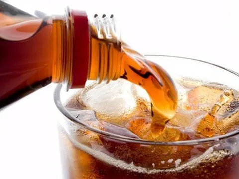 Nguy cơ mất tinh trùng và đủ bệnh nếu uống nhiều nước ngọt