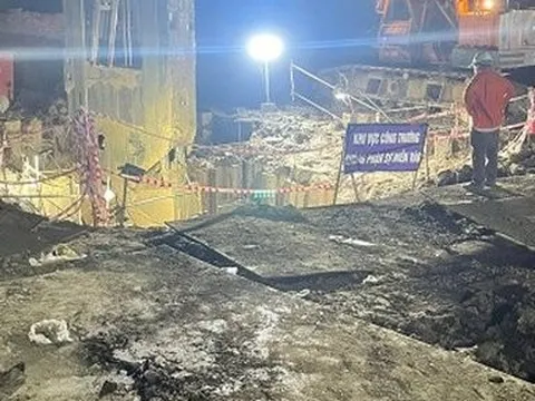 Đồng Tháp: Đưa thi thể bé trai lọt vào trụ bê tông lên mặt đất