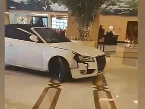 'Xe điên' náo loạn khách sạn ở Trung Quốc