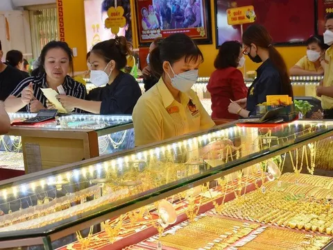 Giá vàng hôm nay 19-1: Tăng dữ dội rồi bị bán tháo