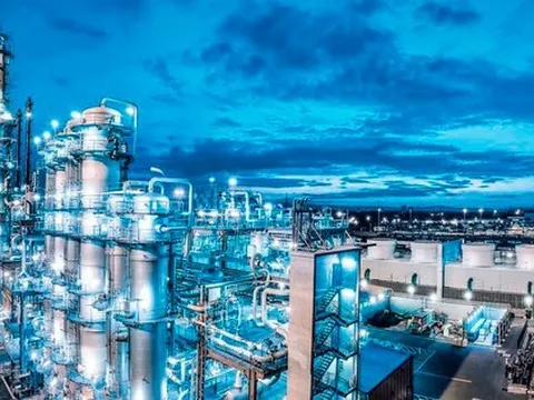 Từng được Moscow xây hẳn 1 đường ống dẫn khí mới để phục vụ, quốc gia này "cai nghiện" năng lượng Nga bằng cách nào?