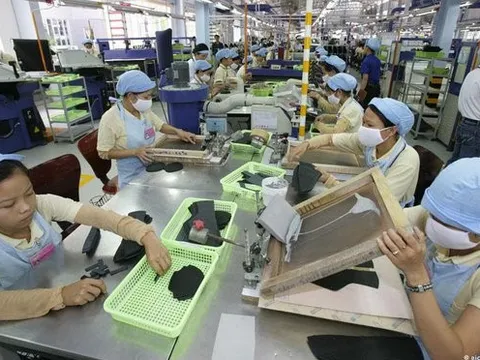 Lần đầu tiên Việt Nam thiếu đơn hàng cuối năm, tác động ra sao đến thu nhập lao động các ngành trong quý IV/2022?