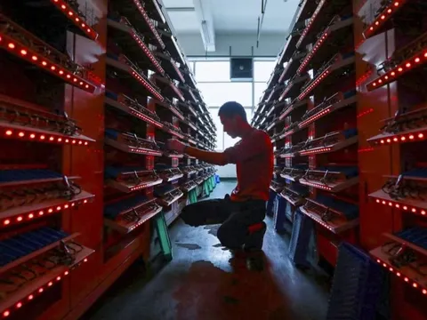 Quay lưng với nguyên liệu từ Trung Quốc, Australia xây dựng nhà máy "pin xanh", 100 năm vẫn dùng thoải mái