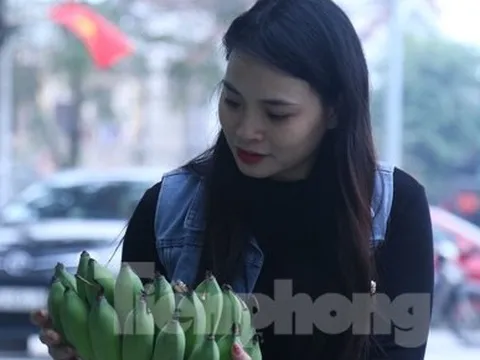 400.000 đồng/nải chuối xanh Tết, tiểu thương đếm quả lấy tiền