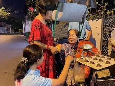 Tình người ấm áp trong đêm giao thừa tại Tp.HCM