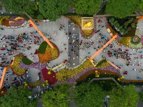 Không khí chào đón giao thừa rộn ràng trên cả nước