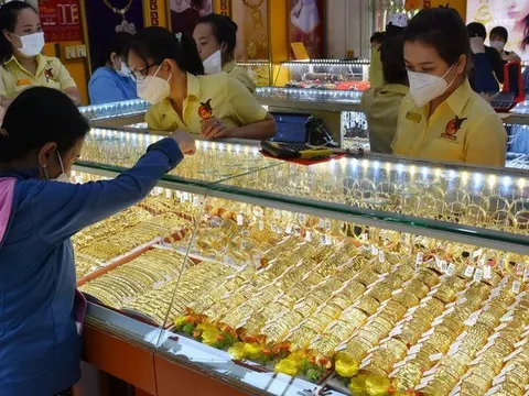 Giá vàng hôm nay 20-1: Thế giới tăng sốc lên 1.930 USD/ounce