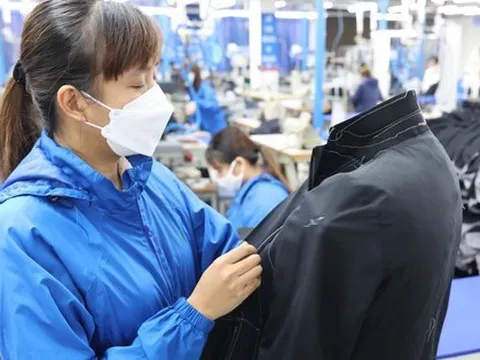 Xuất khẩu tăng nhẹ, 5 mặt hàng cán mốc tỷ USD sau nửa tháng