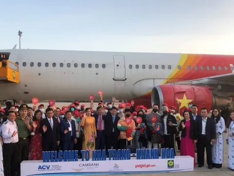 Đón chuyến bay từ Trung Quốc đến Khánh Hòa dịp Tết Nguyên đán 2023