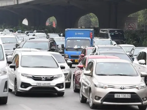 Vành đai 3 từ Phạm Hùng tới trạm thu phí Pháp Vân ùn tắc trong sáng mùng 2 tết