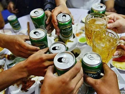 Mức chi tiêu bình quân mỗi tháng của người Việt cho rượu, bia đã thay đổi ra sao trong 10 năm?