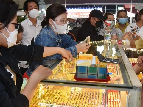 Giá vàng hôm nay 23-1: Vàng thế giới tăng mạnh, vàng SJC giảm nhẹ