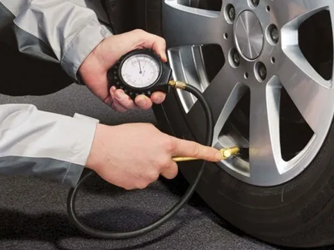 Lái xe đường dài dịp Tết cần chú ý gì?