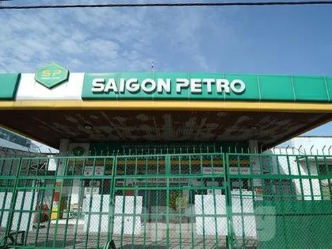 Hàng loạt cây xăng ở TPHCM tiếp tục đóng cửa mùng 4 Tết