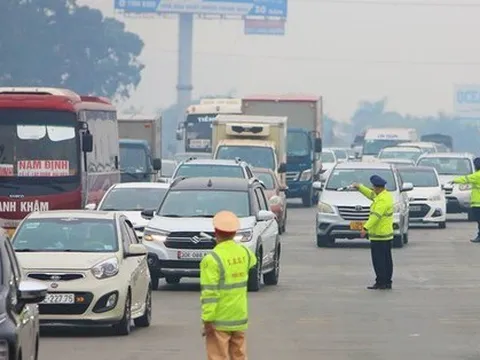 Tạm đóng cao tốc Pháp Vân - Ninh Bình vì ùn tắc