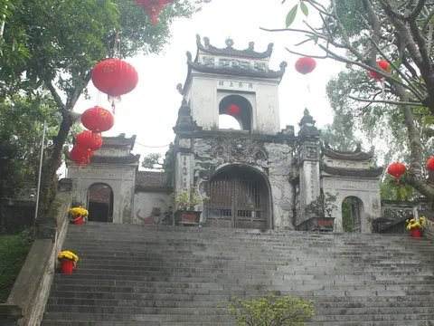 Chuyện kỳ bí về chim hạc bay về núi Mộ Dạ