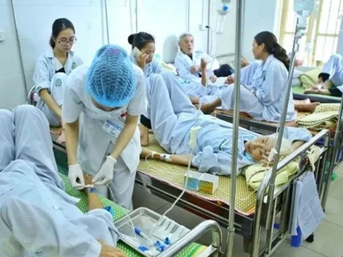 Hôn mê sâu vì kiêng 'xông đất' bệnh viện đầu năm