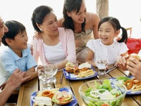 Hai cách giúp trẻ tăng sức đề kháng trong ngày Tết