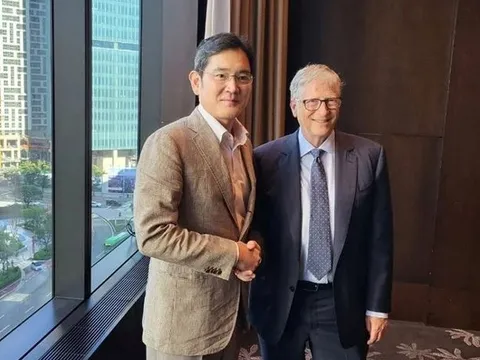 Tỷ phú Bill Gates đến thẳng trụ sở Samsung: một màn hợp tác mới của ông chủ Microsoft hay còn một điều đặc biệt khác?