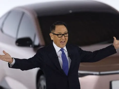 Thay đổi lớn ở Toyota: Cháu trai nhà sáng lập từ chức CEO khi nhiều người phản đối chiến lược 'chần chừ' với xe điện, người thay thế là Chủ tịch Lexus