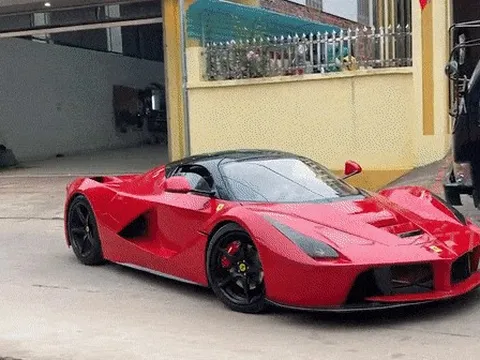 Nhóm bạn trẻ Quảng Ninh mô phỏng Ferrari LaFerrari triệu đô đón Tết: Tốn 250 ngày, làm cửa cánh chim như thật